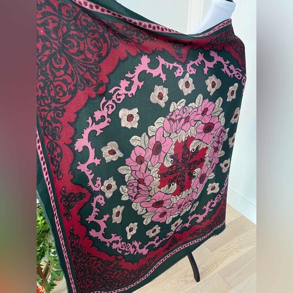 SHAWL SCARF Oversized Floral Classic Pattern Made Italy Fringe Lightweight Chic - Picture 7 of 10